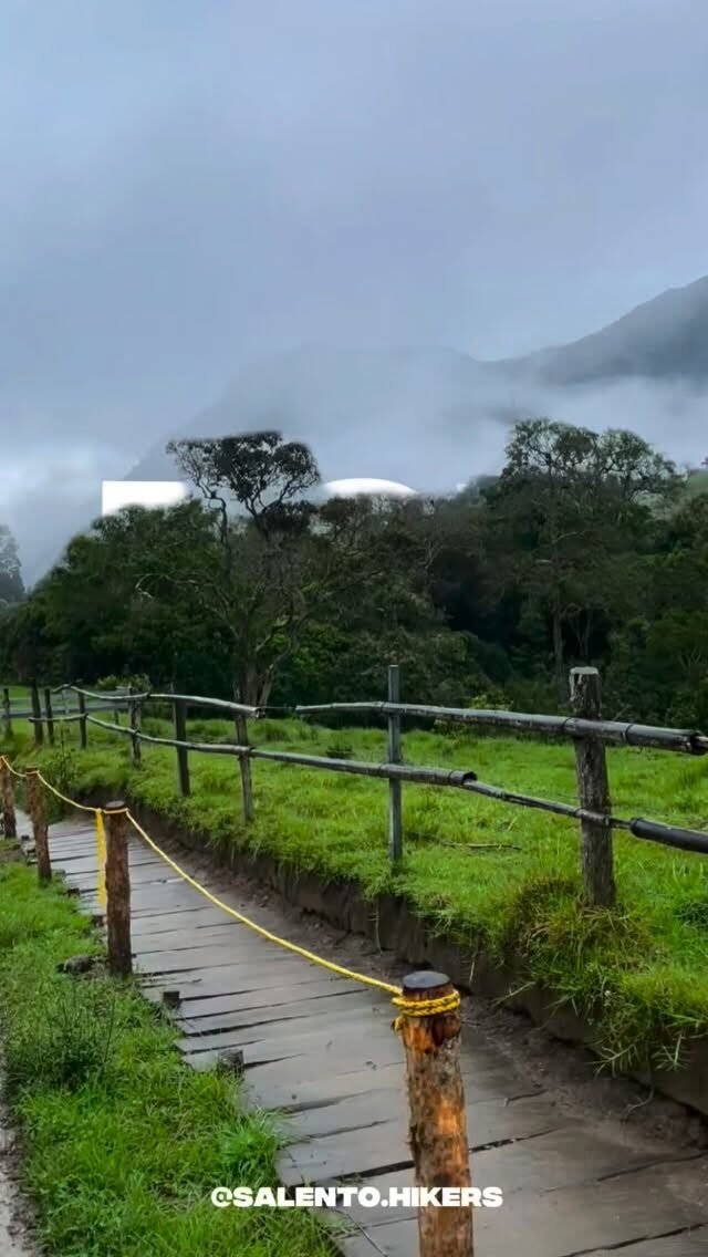 Instagram post from salento.hikers. This post is in position 0.