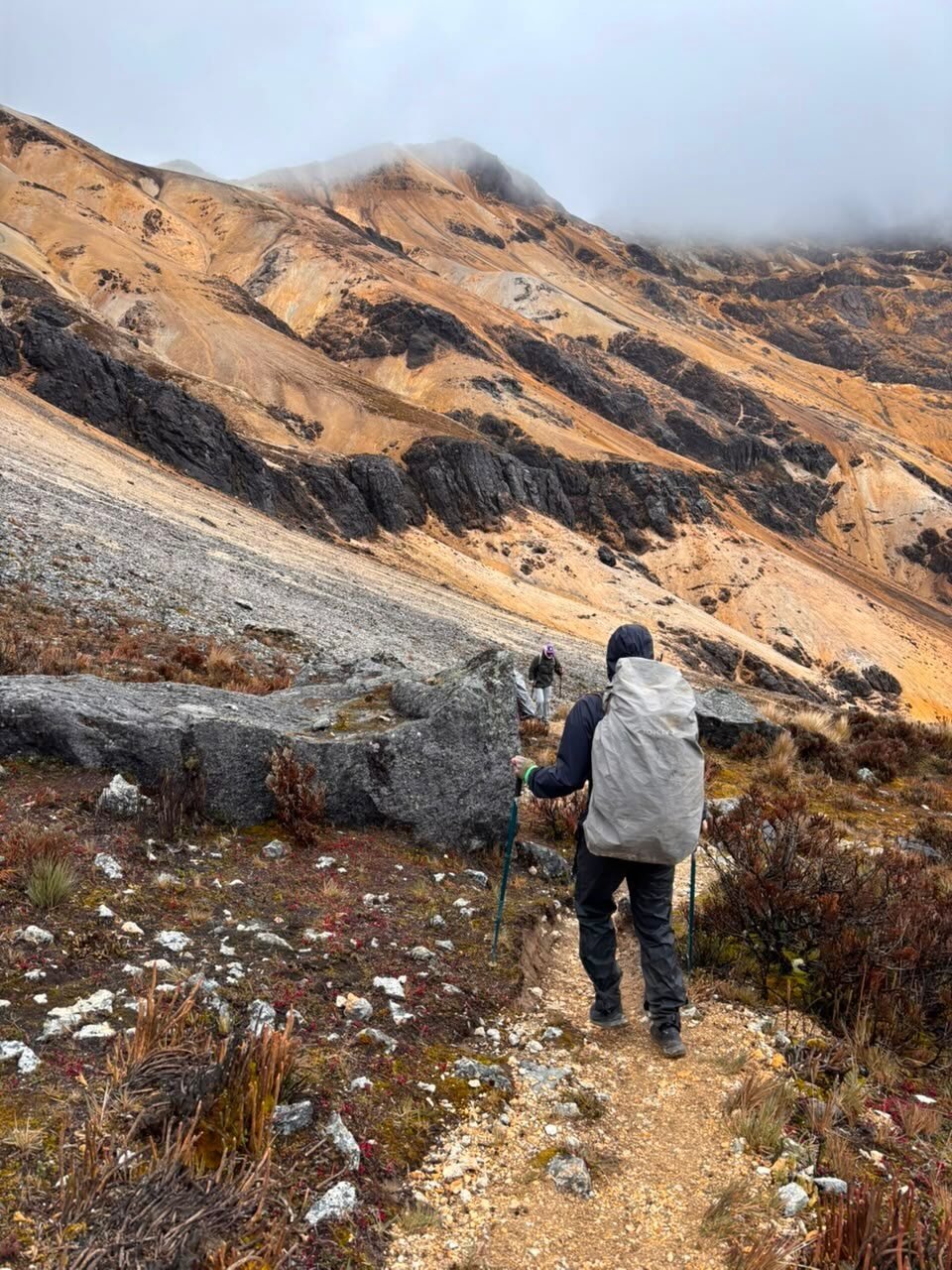 Instagram post from salento.hikers. This post is in position 17.