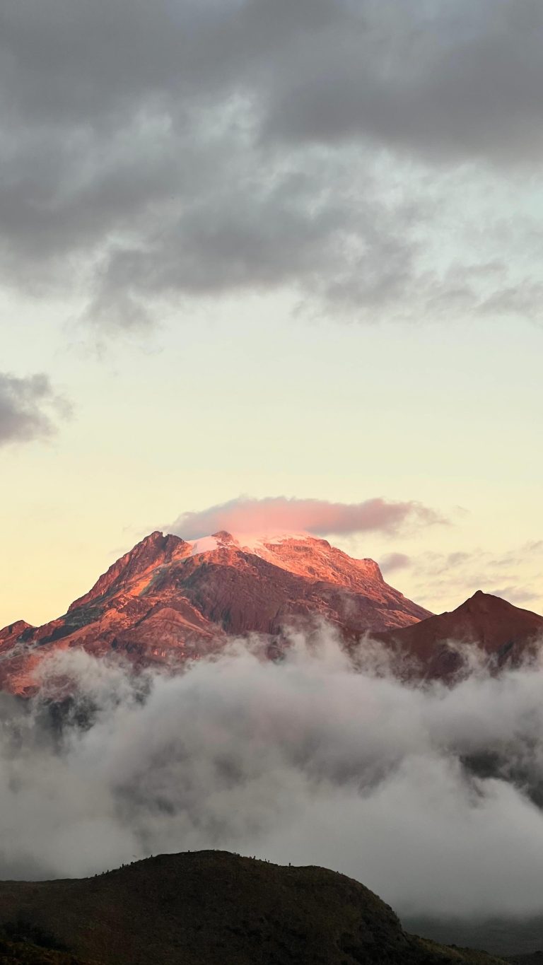 Instagram post from salento.hikers. This post is in position 11.